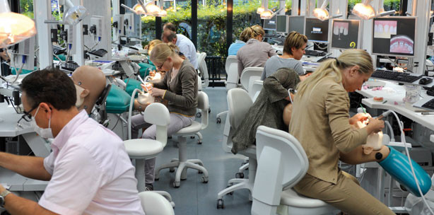 Vollkeramische Rekonstruktionen – Start der Kursreihe am ZZM Zürich