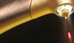 Kavitätenpräparation mit dem Er,Cr:YSGG-Laser