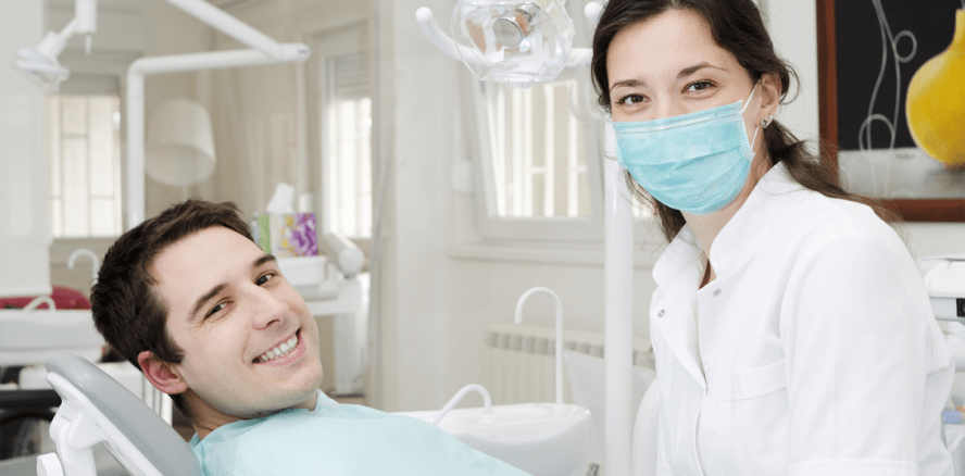 Zu wenige Dentalhygieniker: Praxen locken mit hohen Gehältern