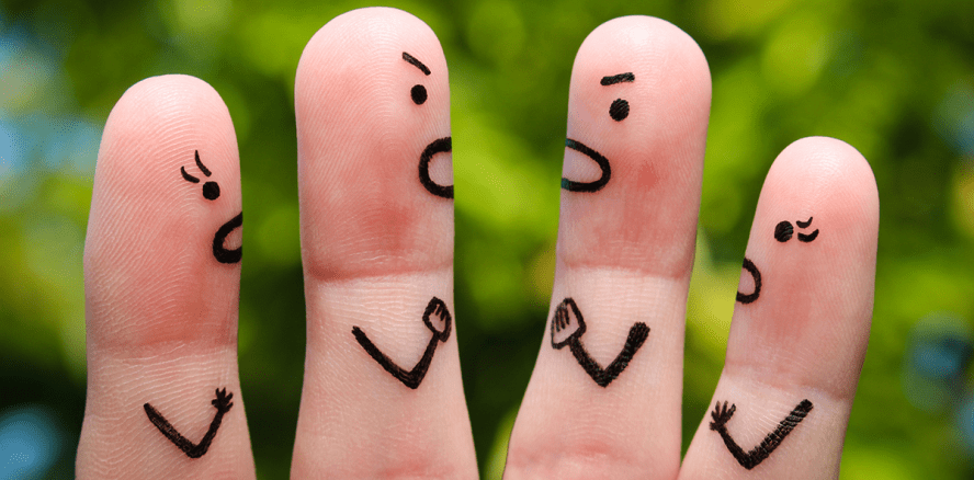 Mann beißt Nachbarn in die Finger und verliert dabei vier Zähne