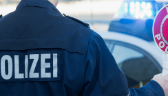 Junger Mann beißt sich an Polizisten Zahn aus