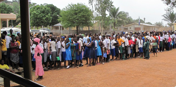 Schweizer Zahnarzt im Einsatz in Sierra Leone