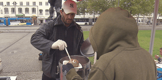 Zahnarzt tauscht Bohrer gegen Suppenkelle