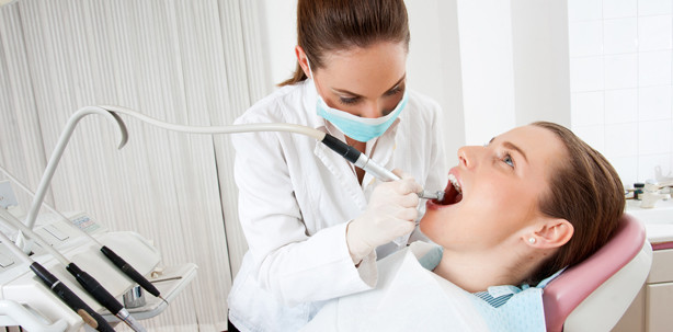 Mundhygiene, Mundgeruch und Zahnstatus von Studierenden