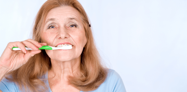 Mundpflege bei eingeschränkter Motorik