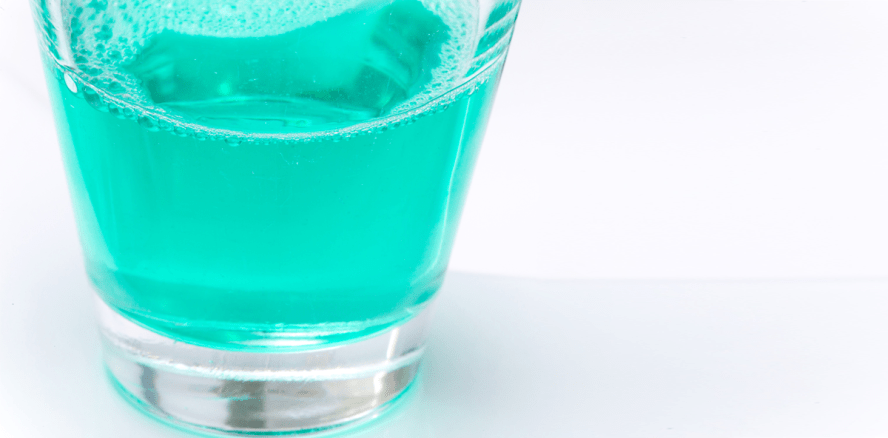 Wirkung bestätigt: Fluoridhaltige Mundspülungen helfen gegen Karies