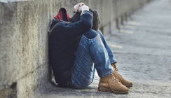 Erste Zahnarztpraxis für Obdachlose in Hamburg eröffnet