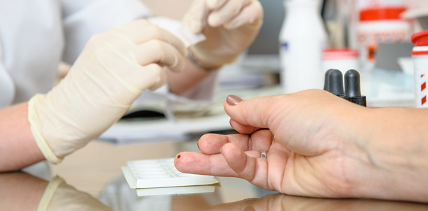 Parodontitis: Behandlung beeinflusst Blutzucker nicht