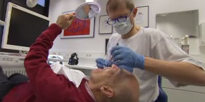 Journalistenpreis: Ratgeber-Sendung zu Parodontitis ausgezeichnet