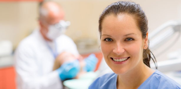 ZMK Bern plant Praktikum in der Vorklinik für Zahnmedizinstudenten