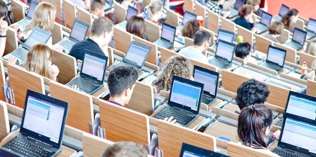 Elektronische Prüfungen verbessern die Lehre im Medizinstudium