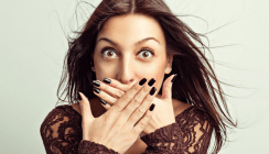 Haare, Nägel und einmal Zähne, bitte! – Bleaching beim Friseur