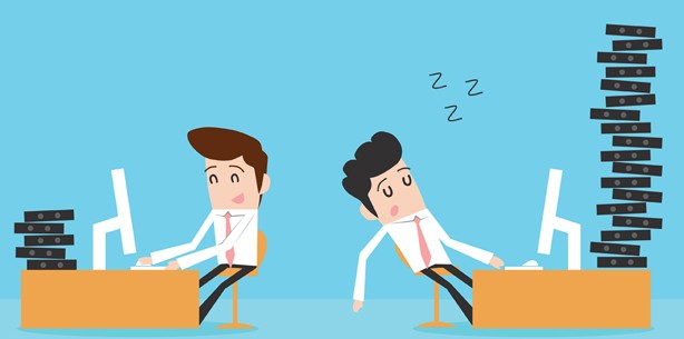 Schlafen am Arbeitsplatz: Fristlose Kündigung ist unzulässig