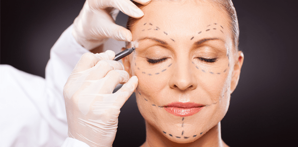 Schwindel mit Botox und Silikon: Falscher Arzt muss ins Gefängnis