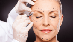 Schwindel mit Botox und Silikon: Falscher Arzt muss ins Gefängnis