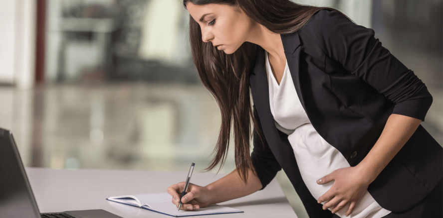 „Ich bin schwanger“: Der richtige Zeitpunkt für das Chef-Gespräch