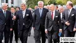 Ministerpräsident Seehofer besucht Heraeus