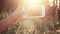 Selfies lassen die Haut schneller altern