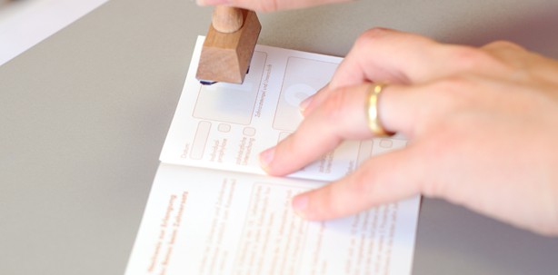 Arzt darf für Bonus-Stempel in der Regel keine Gebühr verlangen