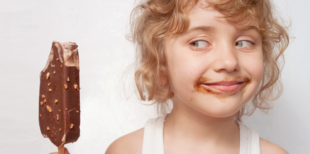 Studie: Kinder trinken zu wenig und naschen zu viel