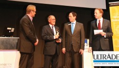 ULTRADENT erhält tekom-Preis 2015