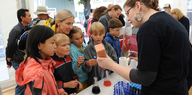 Fest der Moleküle weckte Neugier auf Chemie