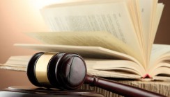 Tod nach Zahnoperation: Eltern angeklagt