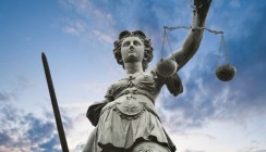 Zahnärzte und Ärzte dürfen gewerbliche Werbemethoden nutzen