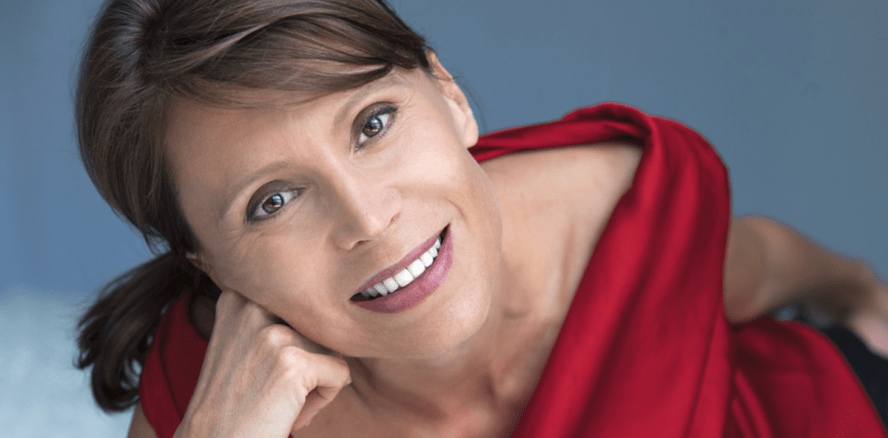 Wechseljahre der Frau: Zähne und Mund im hormonellen Stress