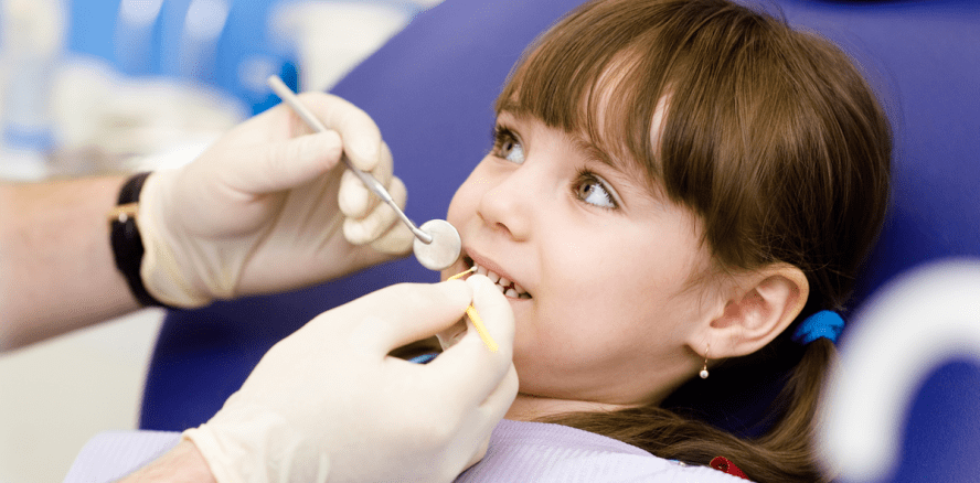 Studie untersucht angstfreie Zahnbehandlung von Kindern
