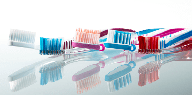 Falsche Zahnbürste – ein Paradies für Bakterien