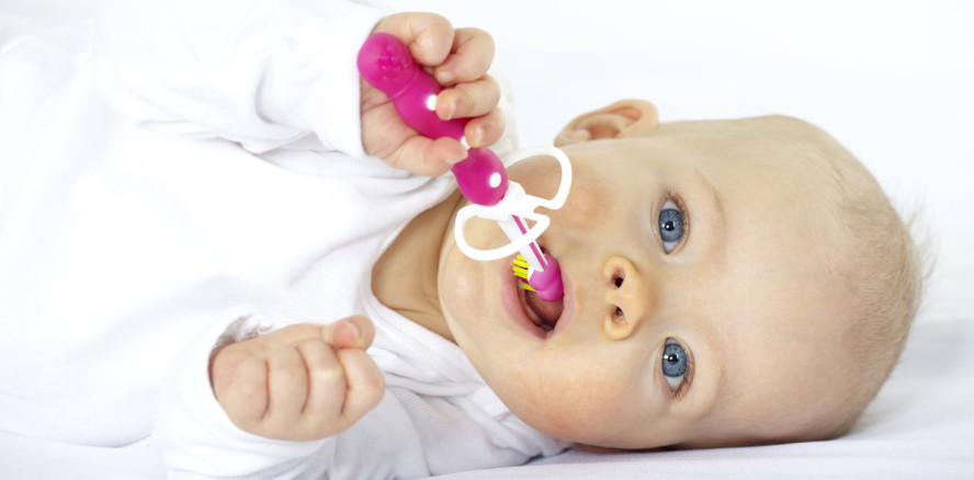 Warnung vor Produkten, die beim Zahnen helfen