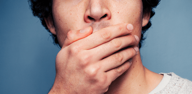 Zahnlos nach professioneller Zahnreinigung