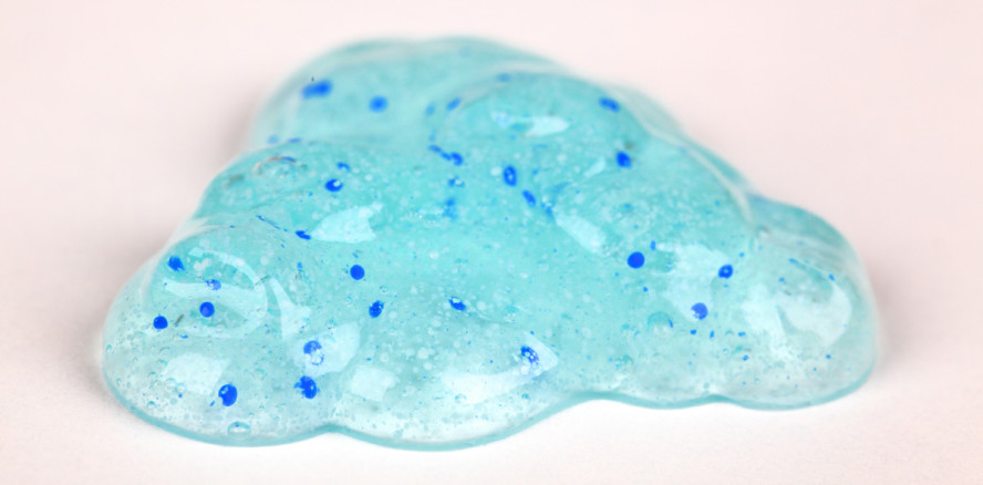 Schweizer Partei will Plastikgranulate in Zahnpasten verbieten