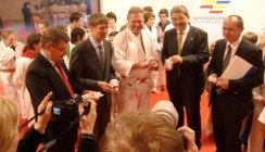 Sportvereine in Mecklenburg-Vorpommern erhalten Zahnrettungsboxen