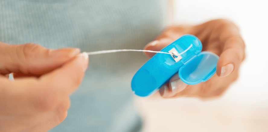 Einsatz von Zahnseide verursachte schwere Infektion im Knie