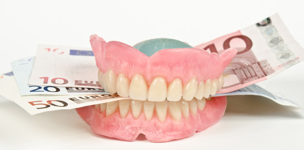 Zahnzusatzversicherung erstattet nicht immer alle Kosten