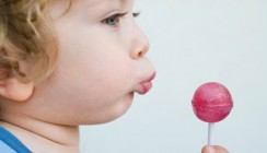 Alle Zuckerarten greifen Kinderzähne an