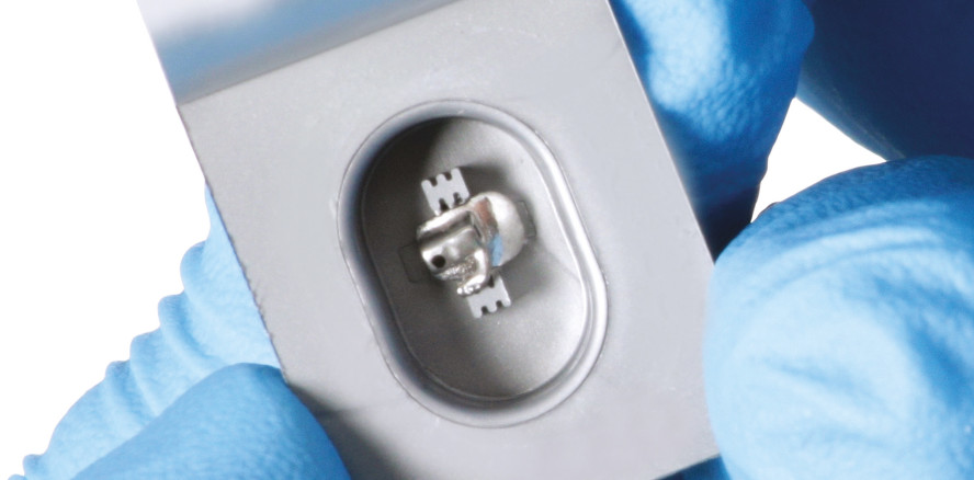 10 Jahre 3M™ APC™ Flash-Free Adhäsivvorbeschichtung