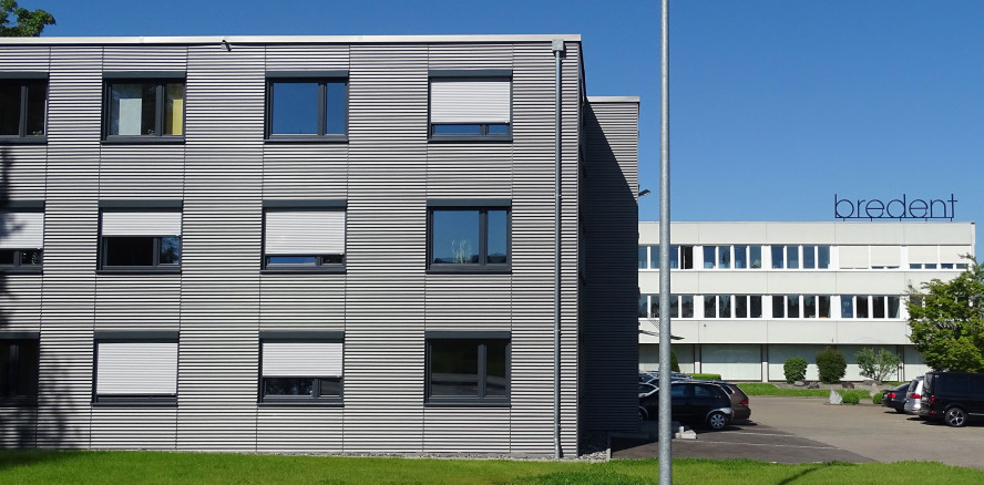 bredent group errichtet Schulungs­einrichtungen in Senden