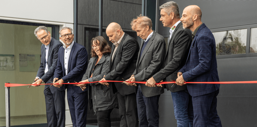Erweiterungsbau eingeweiht: Altatec baut Produktionskapazität aus