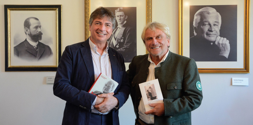 Dentaurum fördert Buchprojekt von Autor Dr. Klaus Riehle