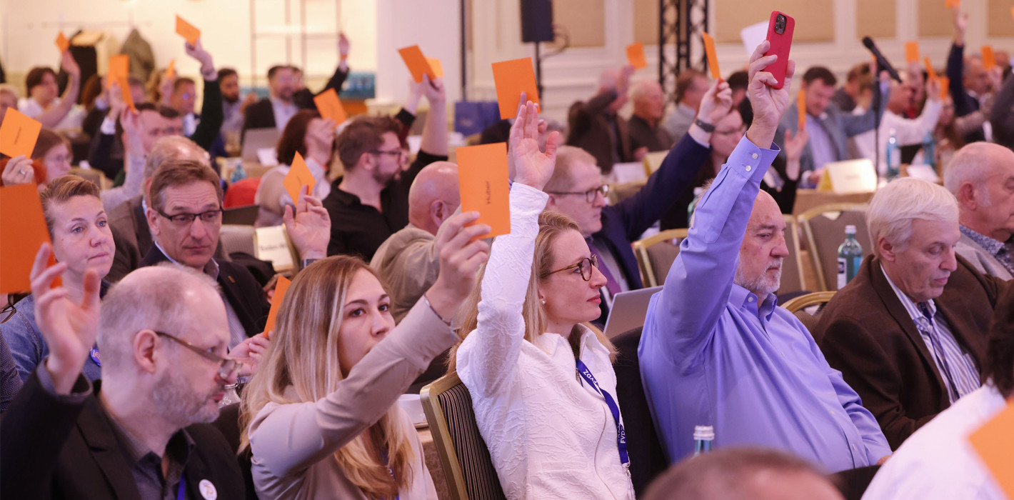 Kommentar zur FVDZ-Hauptversammlung 2025: Zwischen Aufbruch und Kontinuität
