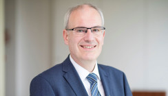Dr. Georg Bach erneut zum Präsidenten der DGZI gewählt