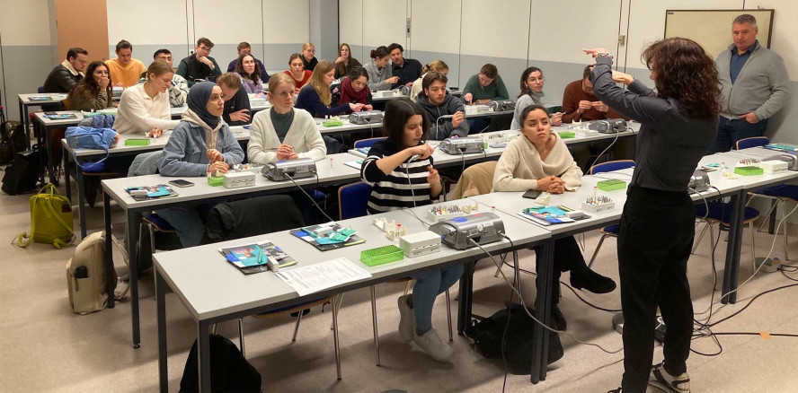 DZOI Grundkurs Implantologie: Pflichtvorlesung an der Uni Marburg