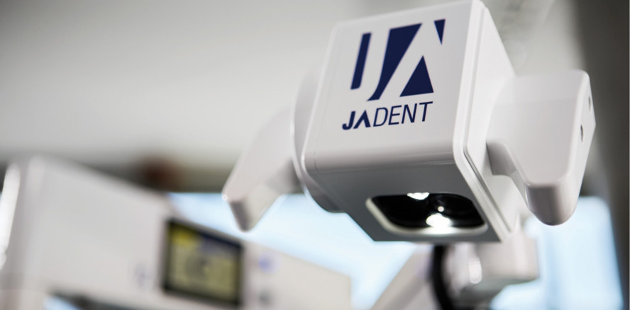 Das JADENT Operationsmikroskop FreeVision 3D