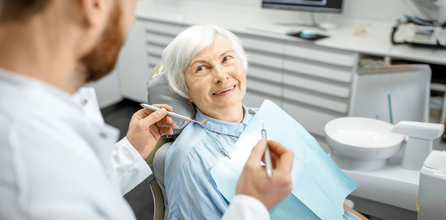 Aktueller Bericht der KZBV belegt gute Versorgung Pflegebedürftiger