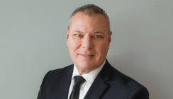 Kulzer begrüßt Chris Holden als neuen CEO