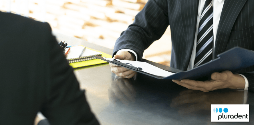 Deutsche Mittelstandsholding will Dentalhändler Pluradent übernehmen
