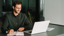 Kostenfreie Experten-Webinare zu Fluoriden, Parodontitis und Praxiskommunikation